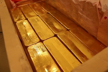 A magyar aranytartalékot képző aranyrudak érkeznek az MNB értéktárába 2018. márciusában