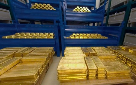 400 unciás Good Delivery aranyrudak az MNB páncéltermében
