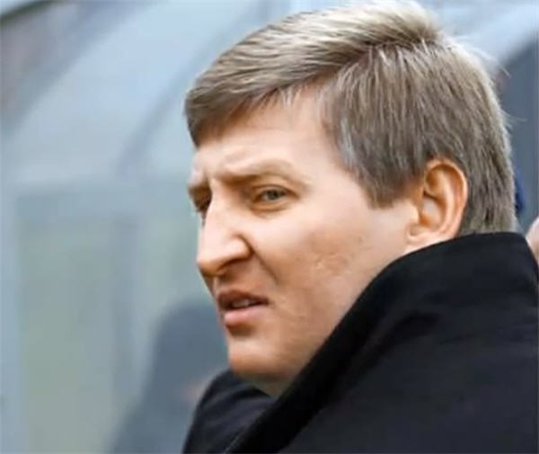 A 46 éves, ukrán Rinat Akhmetov, vagyona 15-17 milliárd dollár. Forrás: mining.com, Conclude Zrt.