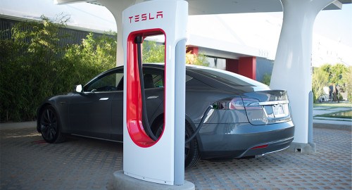 A Tesla Model S. Forrás: cleantechnica.com, Conclude Zrt.